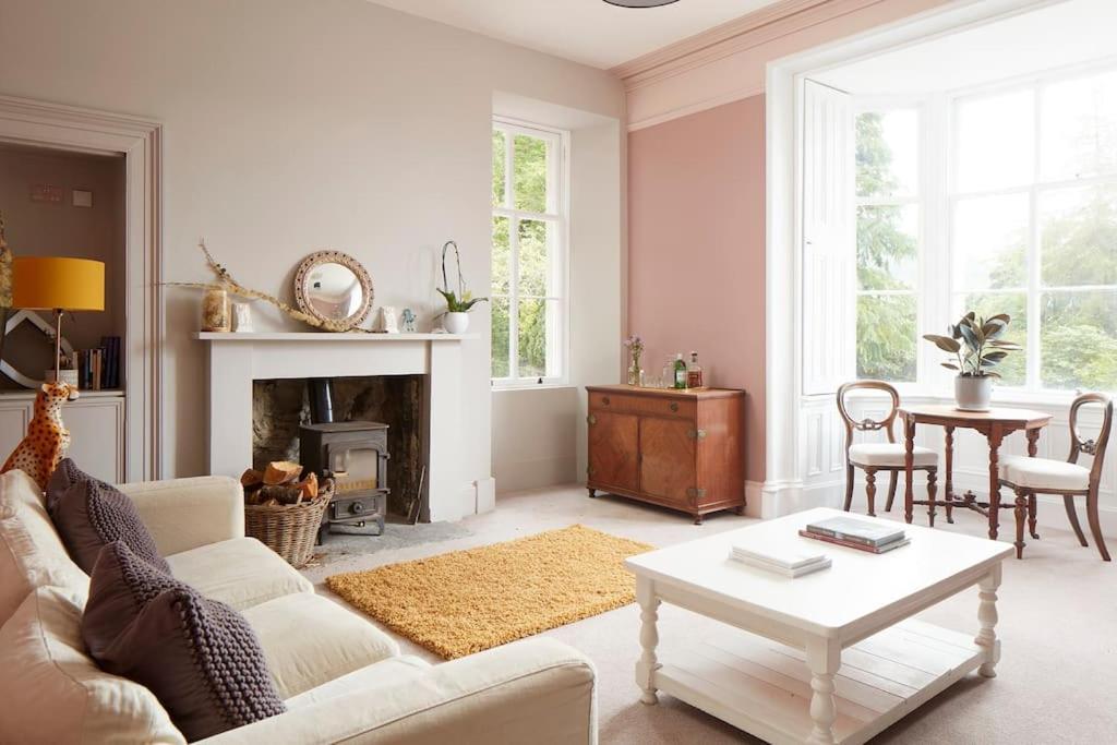 Stylish Scottish Manor, Coillemore House ไคล์ออฟล็อคฮัลช์ ภายนอก รูปภาพ
